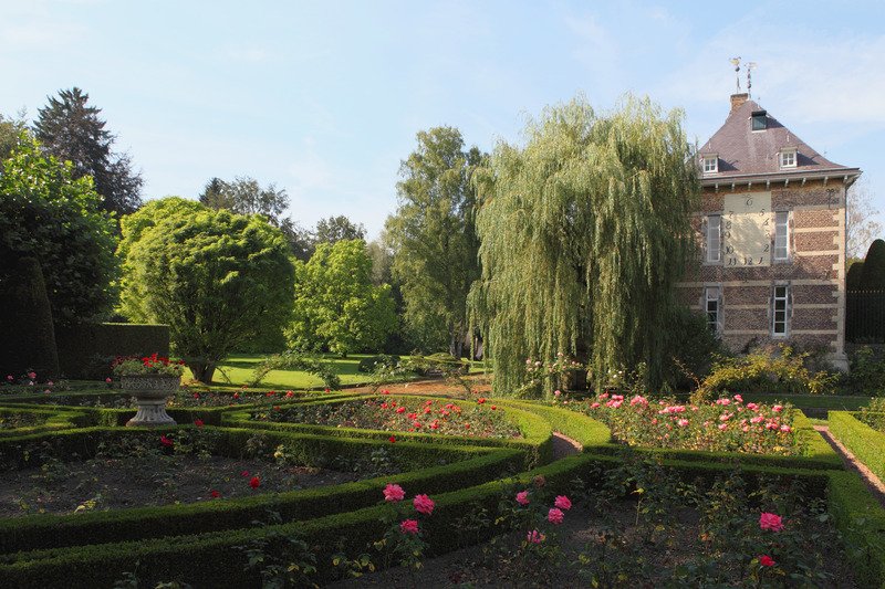 Leoniek Bontje opent Bookstore Buitenplaats tijdens de Boekenweek